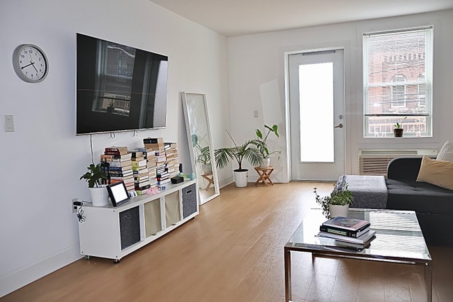 Building Photo - 123 44th St