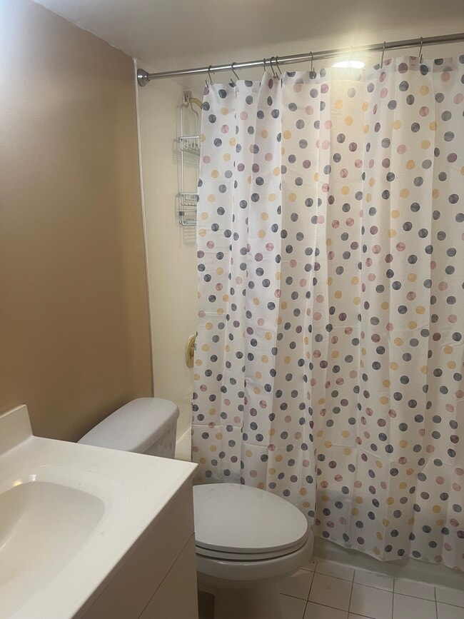 Building Photo - 810 Ashton St