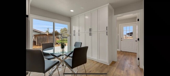 Building Photo - Single Story Home With Acreage