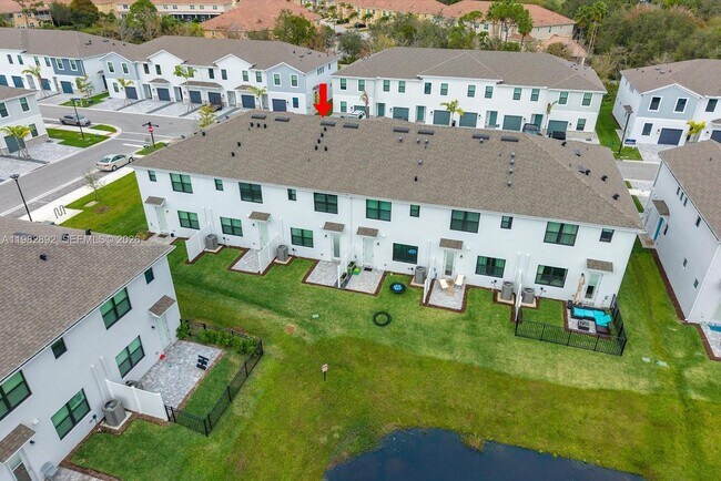 Building Photo - 2880 SE Federal Hwy