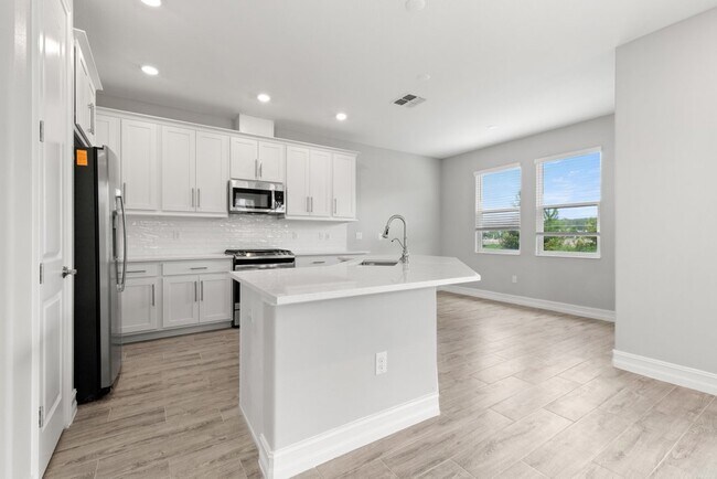 Building Photo - "Charming 3-Bedroom Rental in estancia the Center of Wesley chapel.