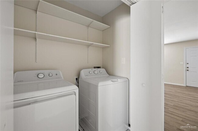 Building Photo - 12 Stubbs St