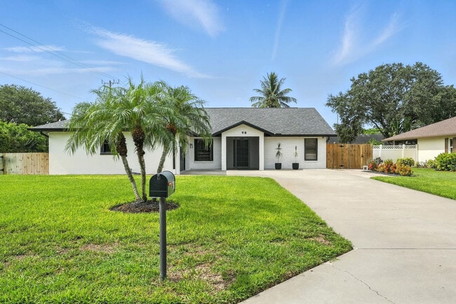 Building Photo - 98 Chardon Pl