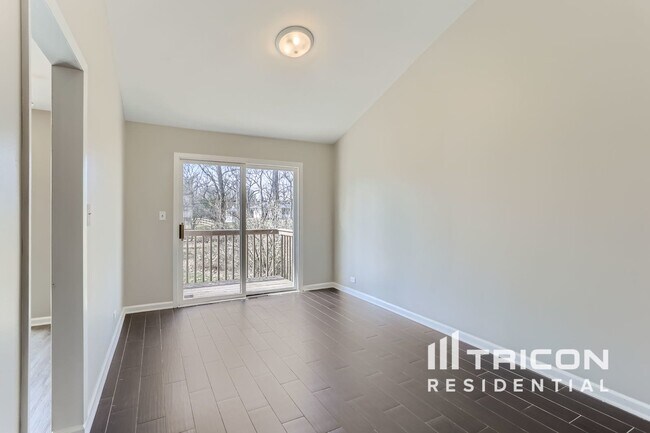 Building Photo - 7221 Red Oak Dr