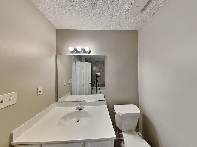 Building Photo - 4339 Crimson Leaf Cove
