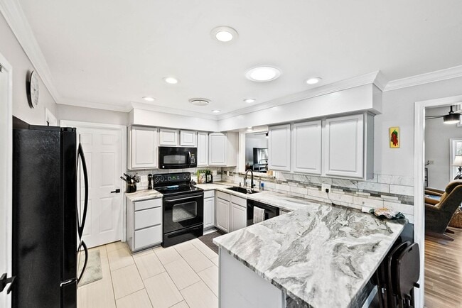 Building Photo - 1213 Donna Kay Dr