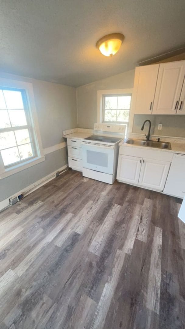 Building Photo - Winter Monthly Price Reduced!