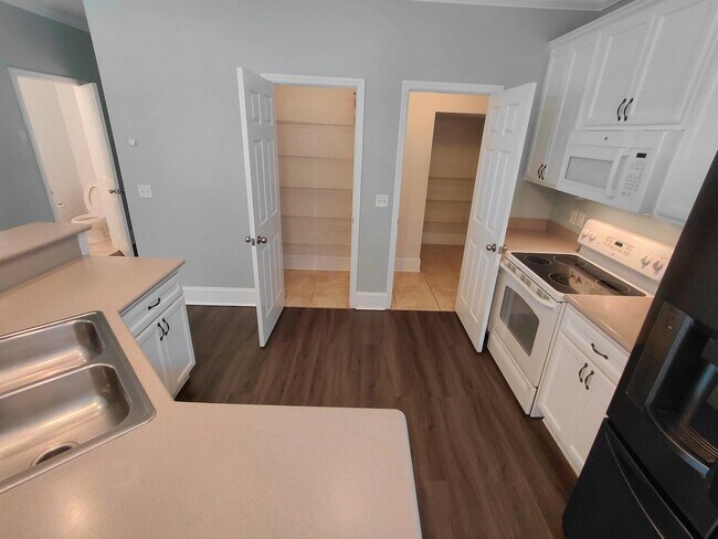 Building Photo - 2633 Fenwood Ct