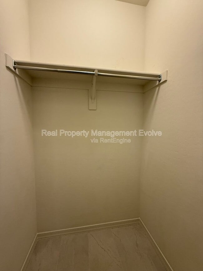 Building Photo - 8755 W Solano Dr