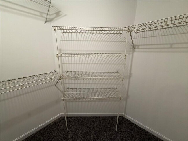 Building Photo - 1921 Cheatham Woods Dr SW