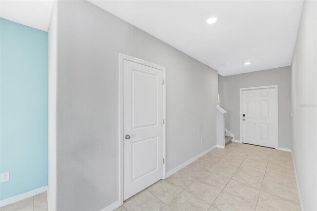 Building Photo - 997 7th Ave NW