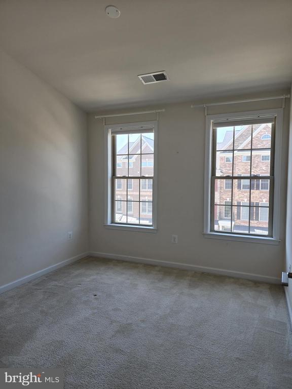 Building Photo - 25020 Cambridge Hl Ter