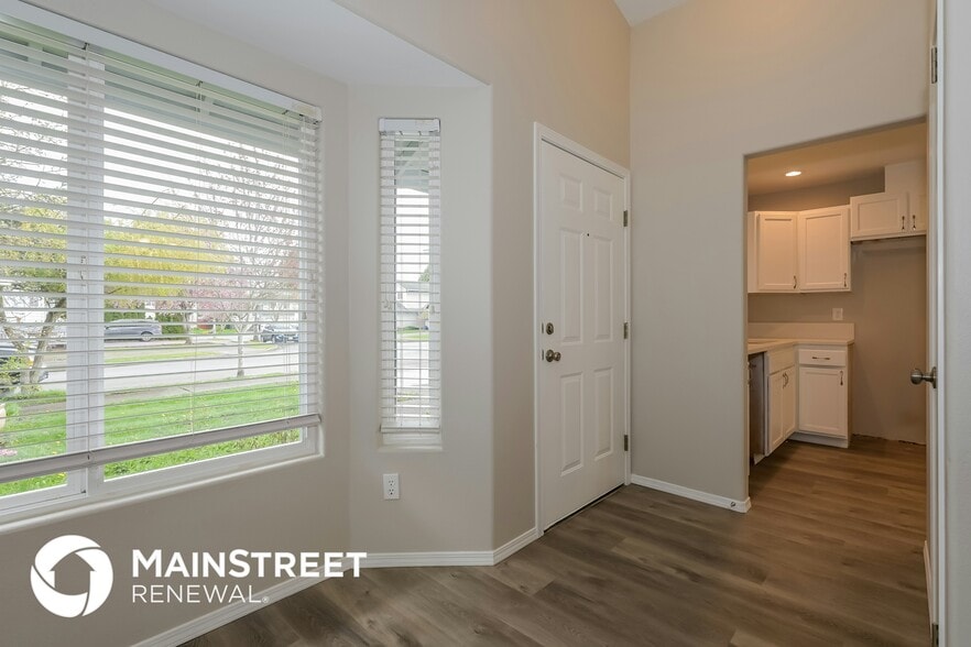 Building Photo - 16830 Marmount St SE