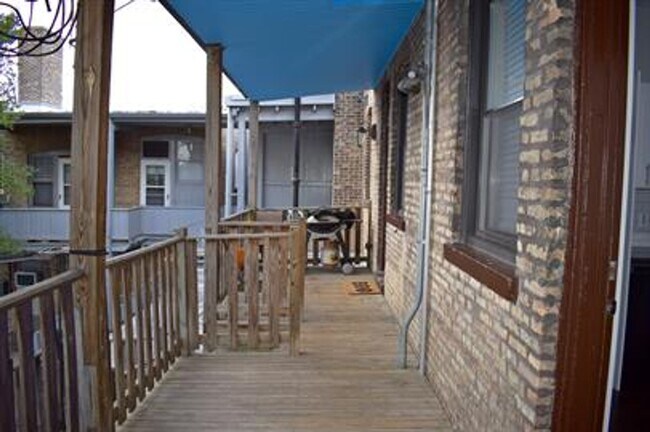 Building Photo - 7416 Madison St
