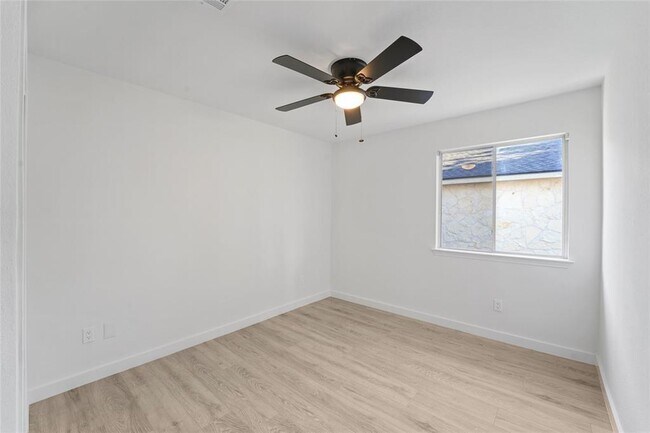 Building Photo - 2537 Vernell Way