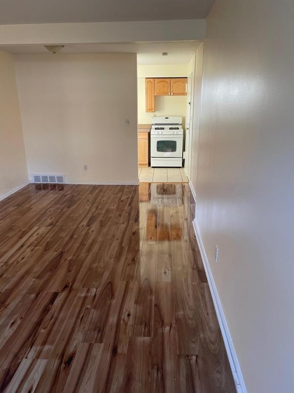 Building Photo - 151 Chesternut St.