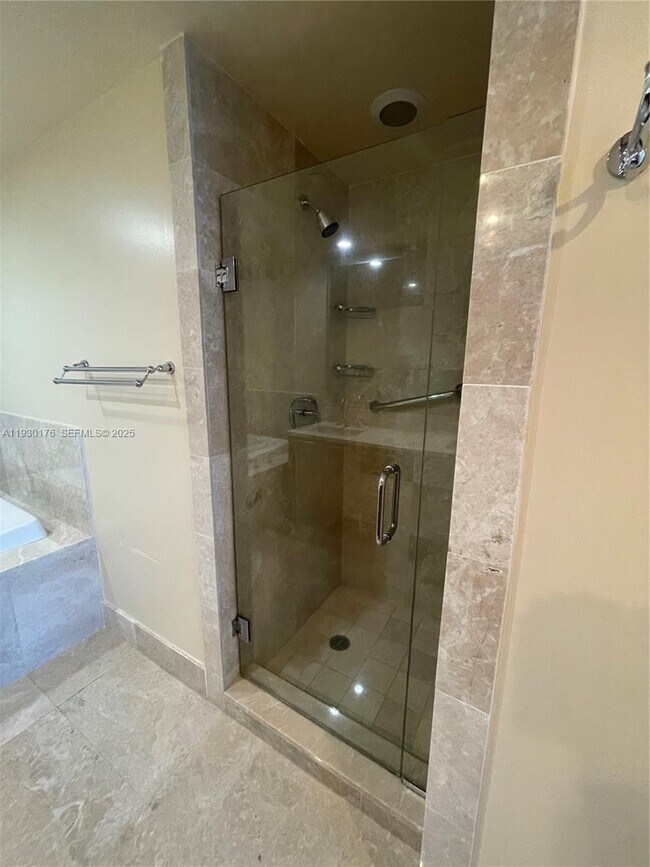 Building Photo - 17001 Collins Ave