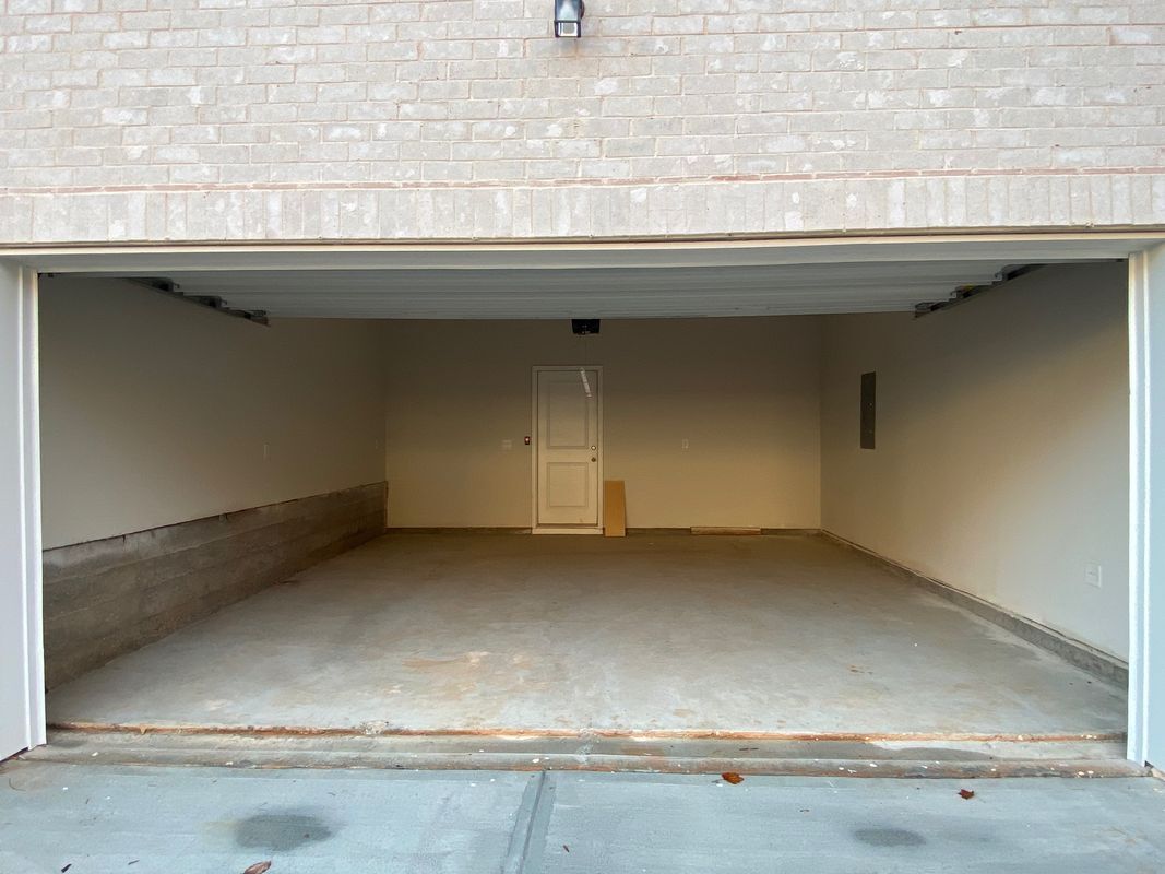 Building Photo - 151 Cedar Ln