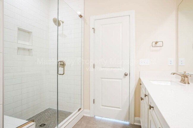 Building Photo - 616 Mount Blanc Way