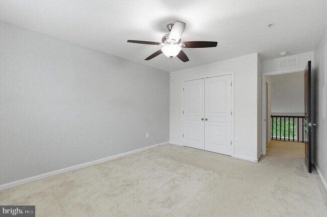 Building Photo - 7585 Holly Ridge Dr