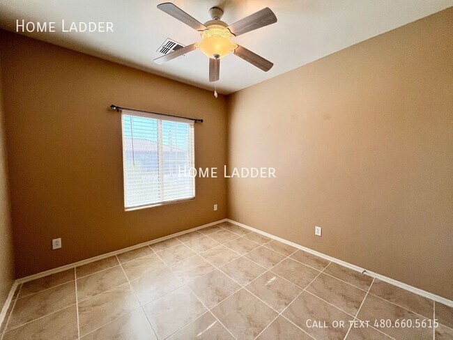 Building Photo - 2523 N Pecos Dr