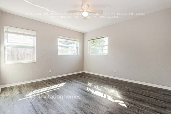 Building Photo - 4059 28th Ave N