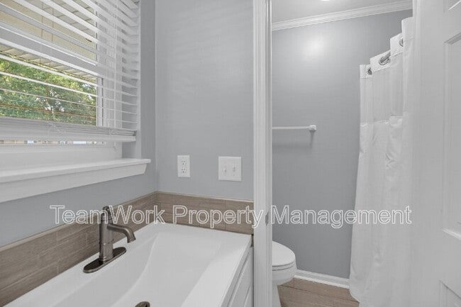 Building Photo - 2134 Vespers Dr