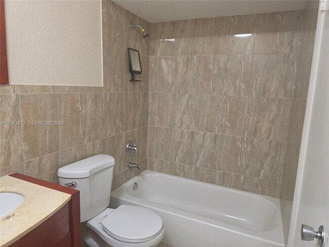 Building Photo - 4586 SW 139th Ct