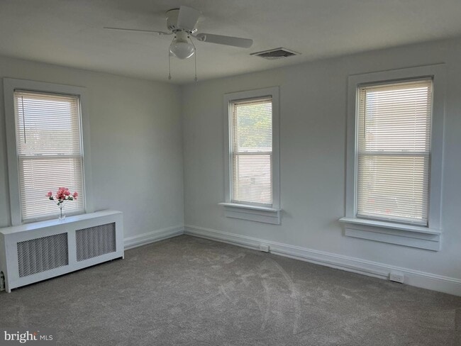 Building Photo - 129 Bellevue Ave