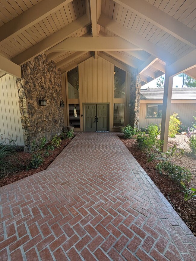 Building Photo - Luxury 5 Bedroom Home in Palo Verde Ranch