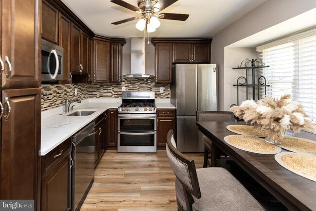 Building Photo - 912 Aston Martin Dr