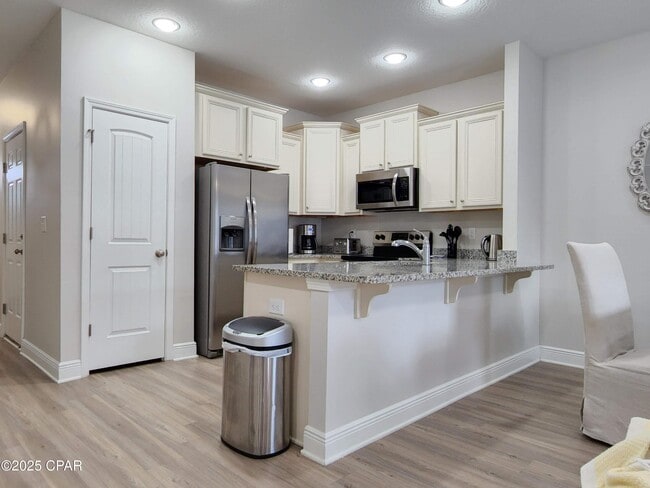 Building Photo - 7454 Shadow Lake Dr