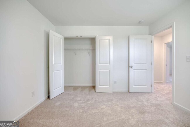 Building Photo - 49 Kestrel Dr