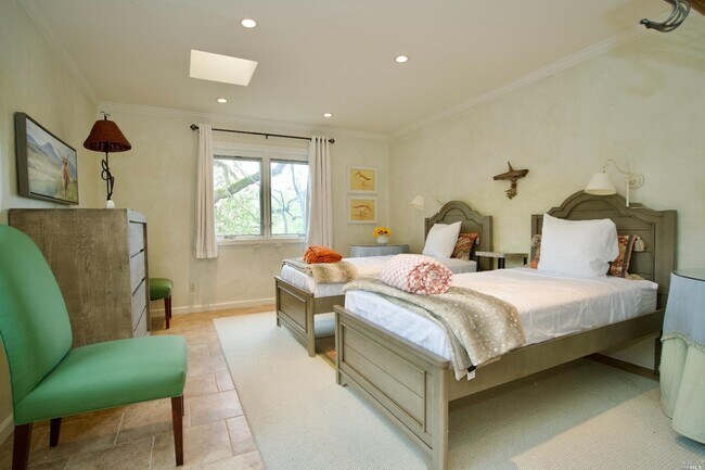 Building Photo - 1571 Silver Trail
