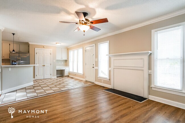 Building Photo - Gorgeous 3 Bedroom