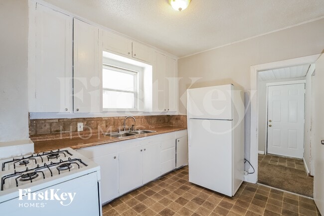 Building Photo - 1603 Elmwood Ave