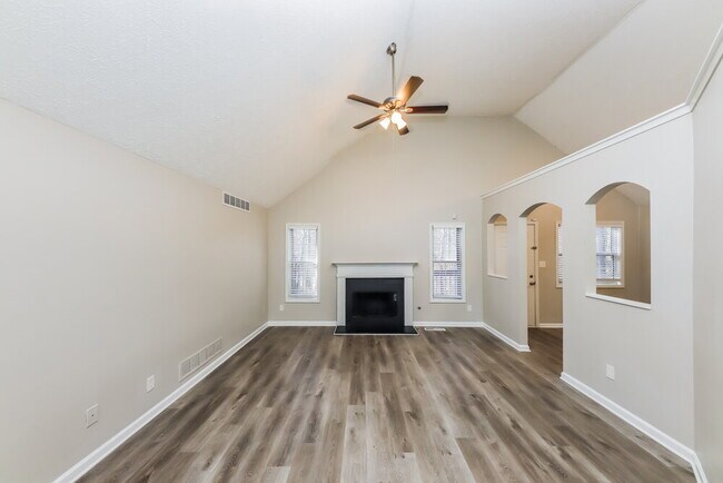 Building Photo - 2740 Owens Dr