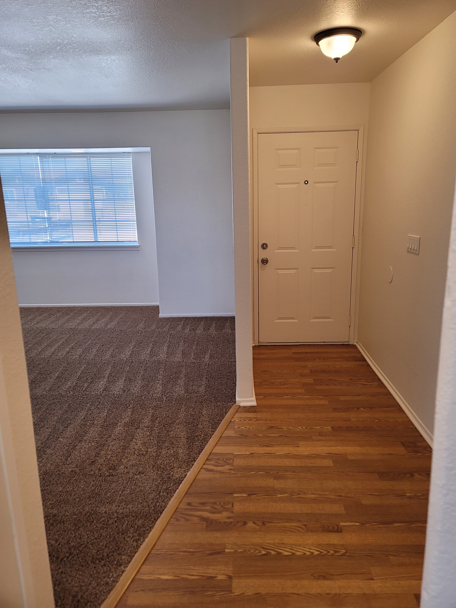 Building Photo - 9230 Karen Ave