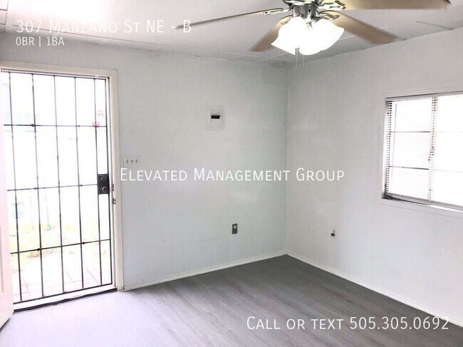 Building Photo - 307 Manzano St NE