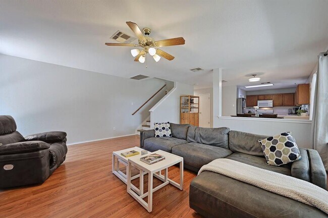 Building Photo - 252 Fall Creek Dr