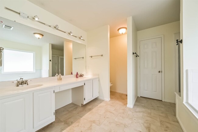 Building Photo - 6219 Summerville Ln