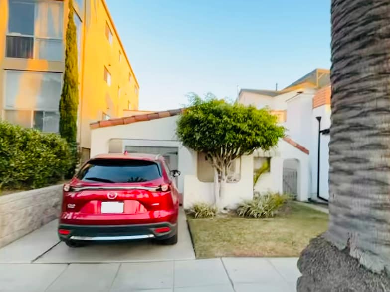 Building Photo - 218 Granada Ave