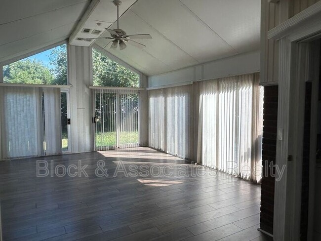 Building Photo - 3512 Cherry Hill Dr