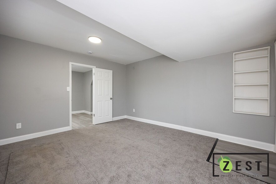 Building Photo - OPEN HOUSE FRIDAY 5/2/25 5-5:30PM!!! WELCO...