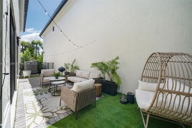 Building Photo - 4408 NW 80th Ave