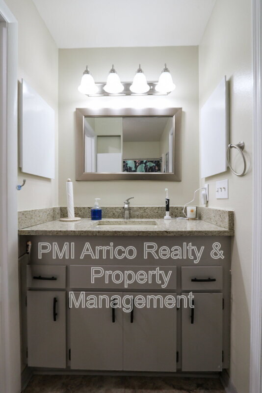 Building Photo - 323 Knottwood Ct