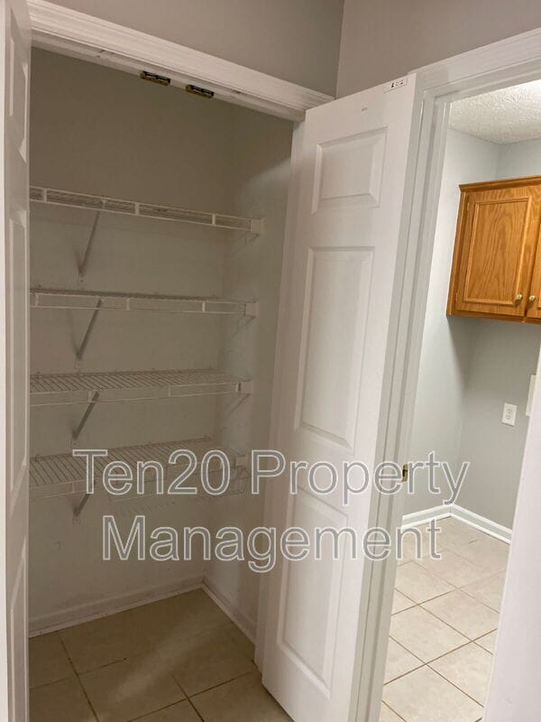 Building Photo - 59 Walnut Ct