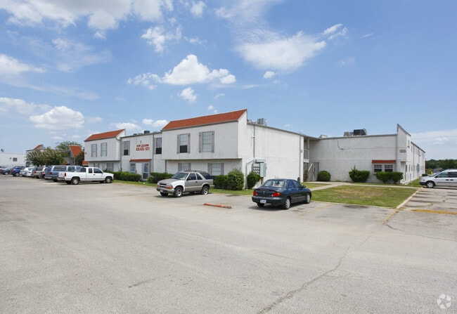 Primary Photo - Vista Del Sol Apartments