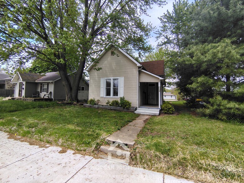 Primary Photo - 1120 W 4th St