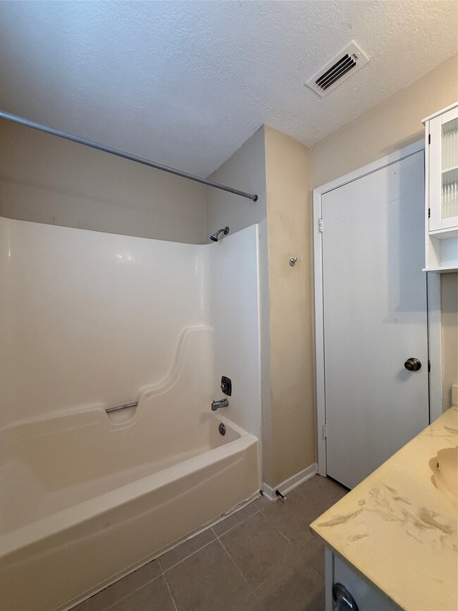 Building Photo - 15307 Pebble Lake Dr